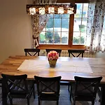 Con Gran Jardín En