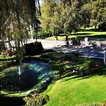Con Gran Jardin En בית כפרי