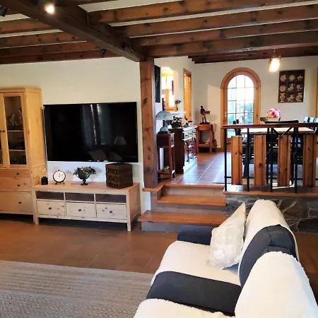 Country house Con Gran Jardin En